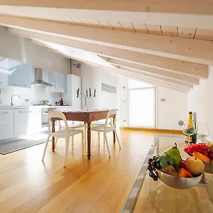 Apartment 23 Como